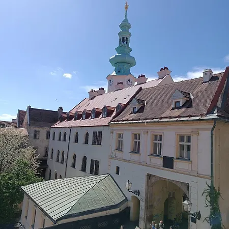 Krasny S Vyhladmi V Historickom Centre Apartment Pressburg